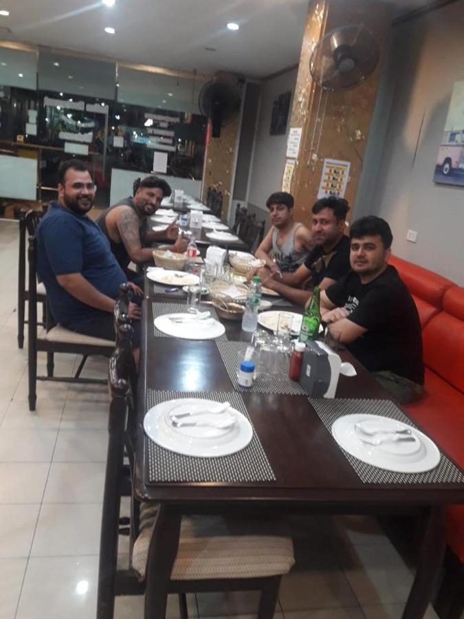 New Pind Balluchi Inn Pattaya Bagian luar foto