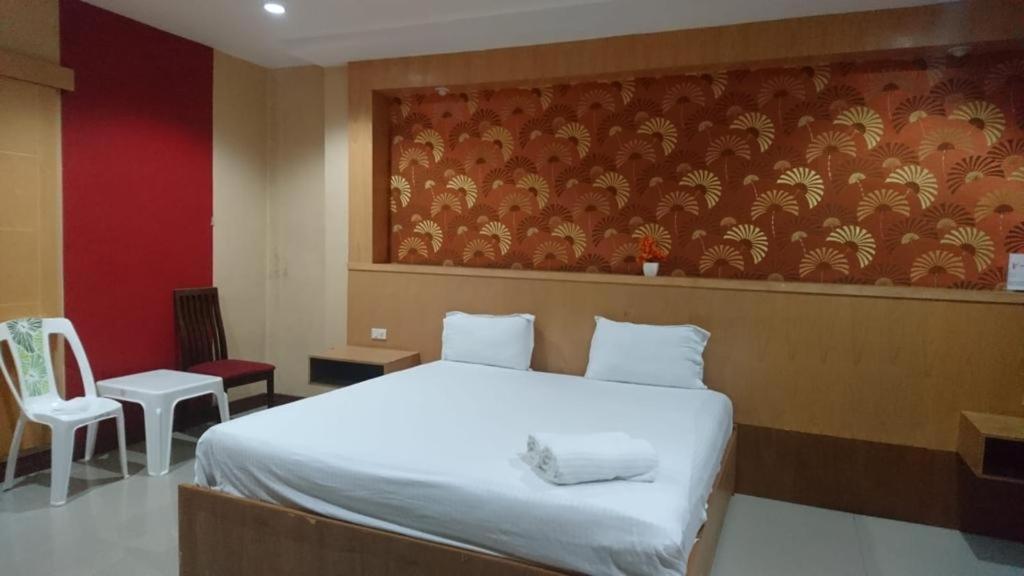 New Pind Balluchi Inn Pattaya Bagian luar foto