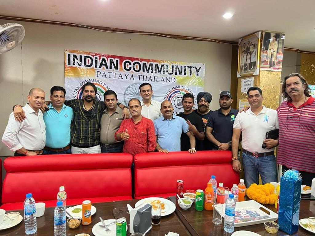 New Pind Balluchi Inn Pattaya Bagian luar foto