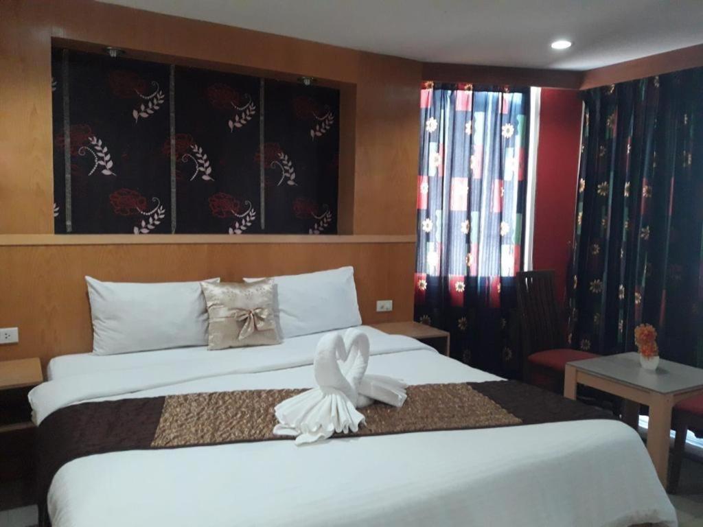 New Pind Balluchi Inn Pattaya Bagian luar foto