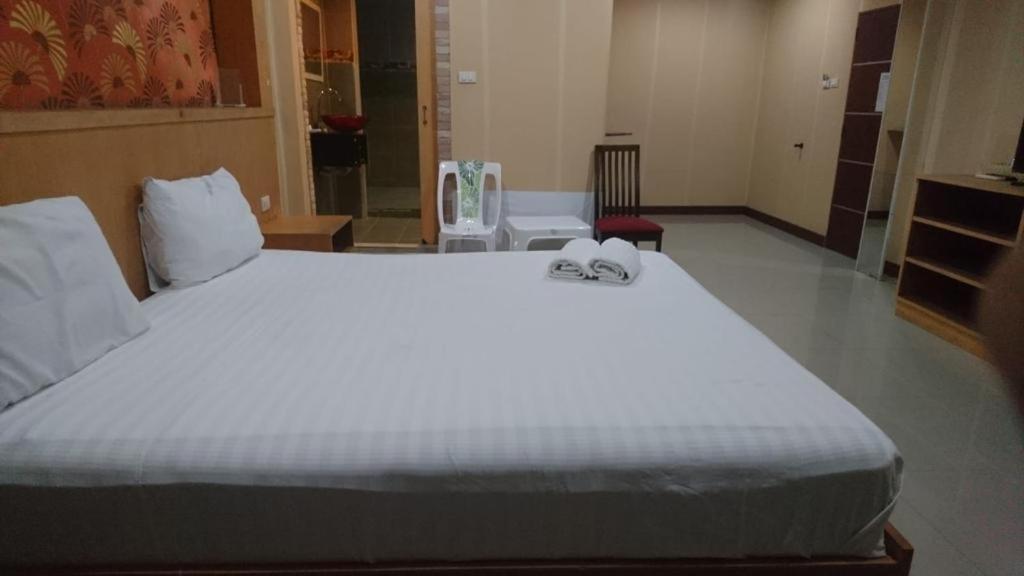 New Pind Balluchi Inn Pattaya Bagian luar foto