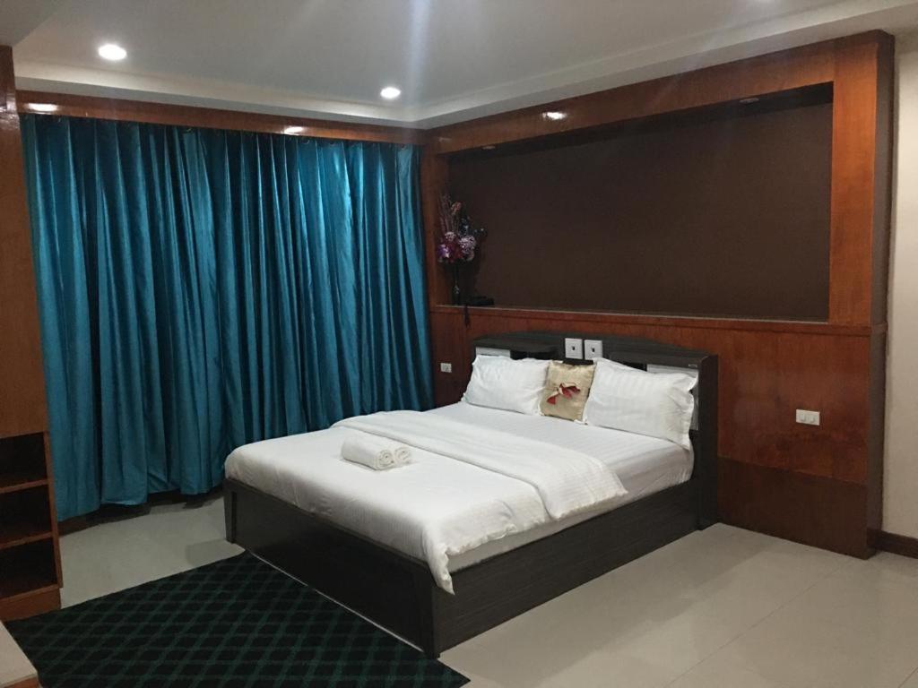 New Pind Balluchi Inn Pattaya Bagian luar foto