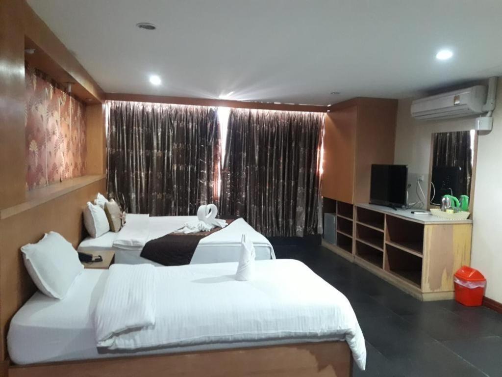 New Pind Balluchi Inn Pattaya Bagian luar foto